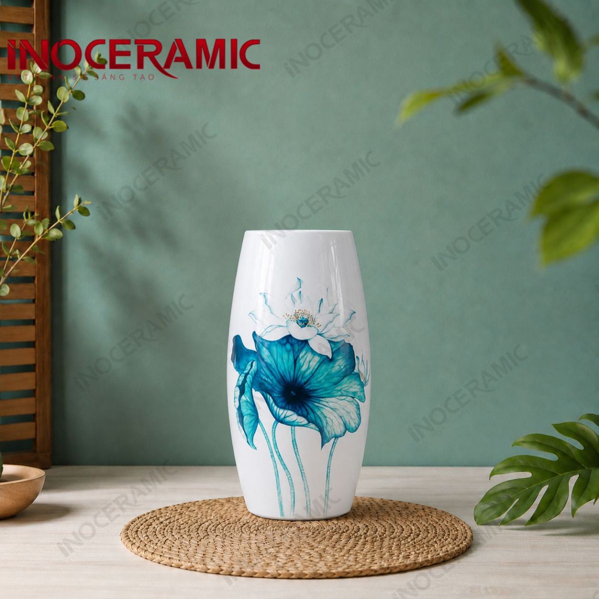 Lọ bom sen xanh chỉ vàng