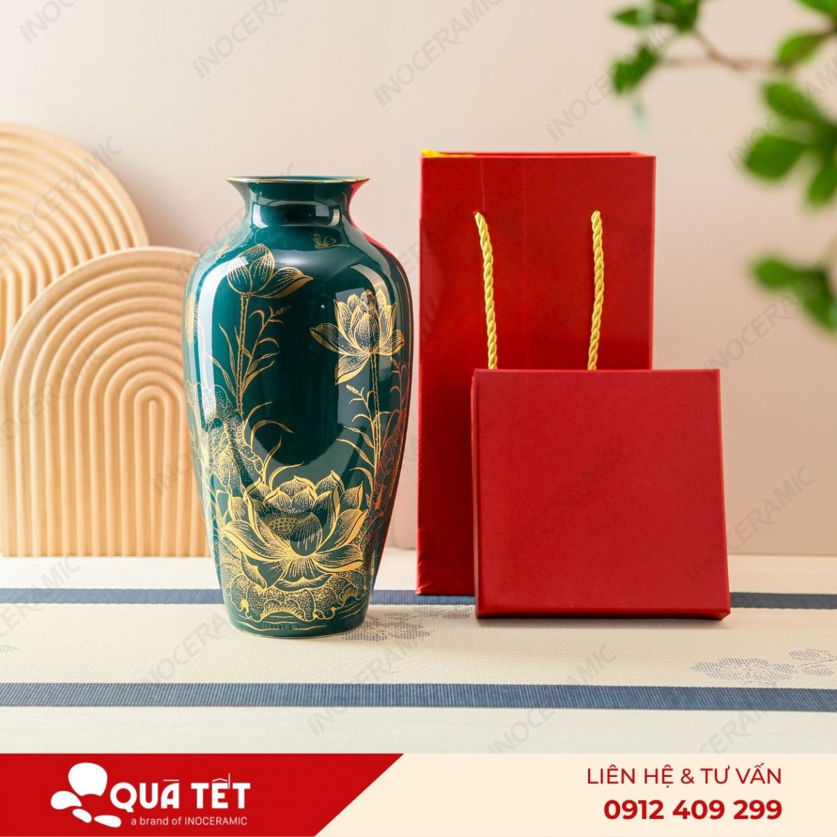 Lọ hoa Sen Đại Chỉ Vàng men xanh cổ vịt