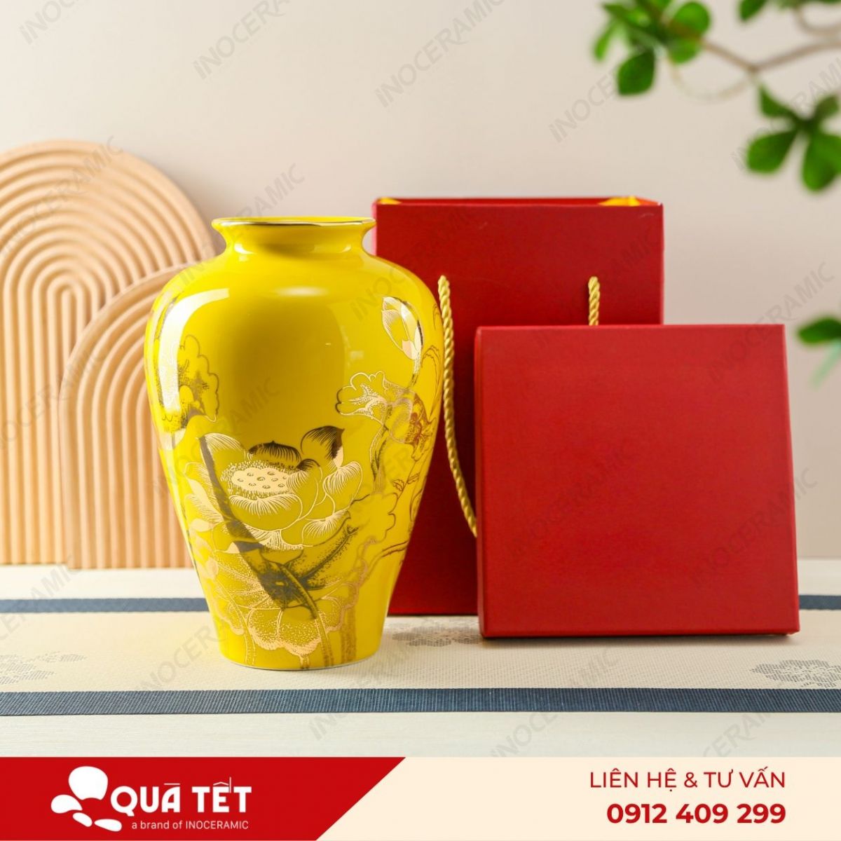 Lọ hoa Sen Đại Kẻ Vàng men vàng