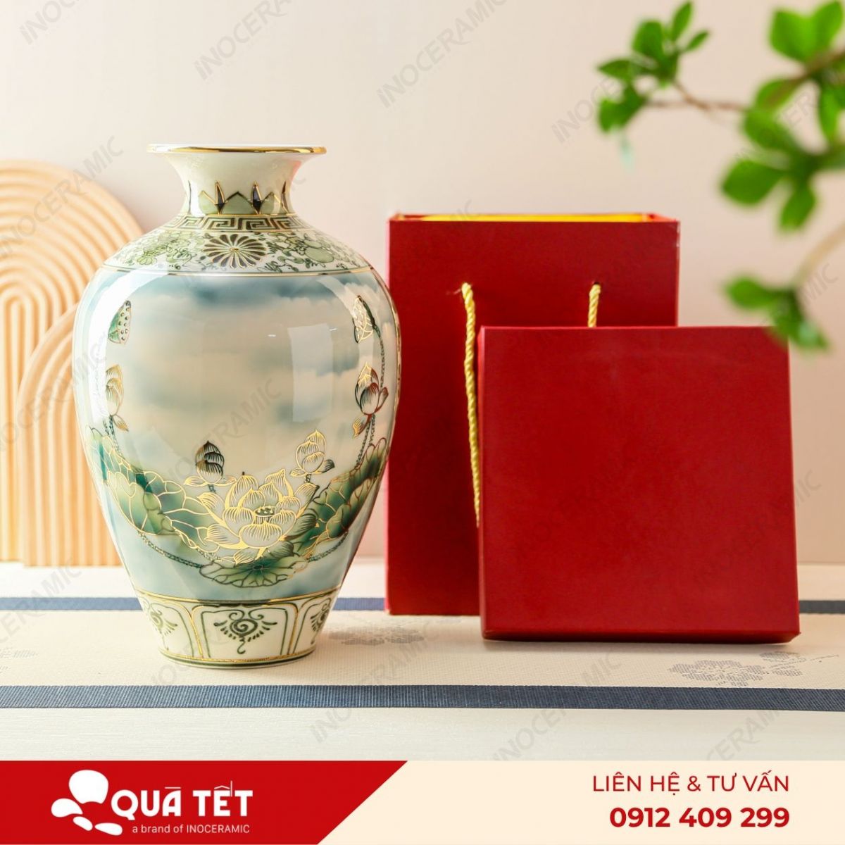 Lọ hoa Thanh Liên Trì kẻ vàng