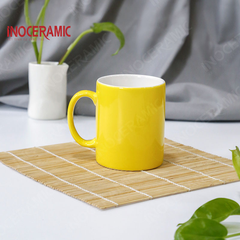 Ly Trụ Quai C Men Bóng Vàng