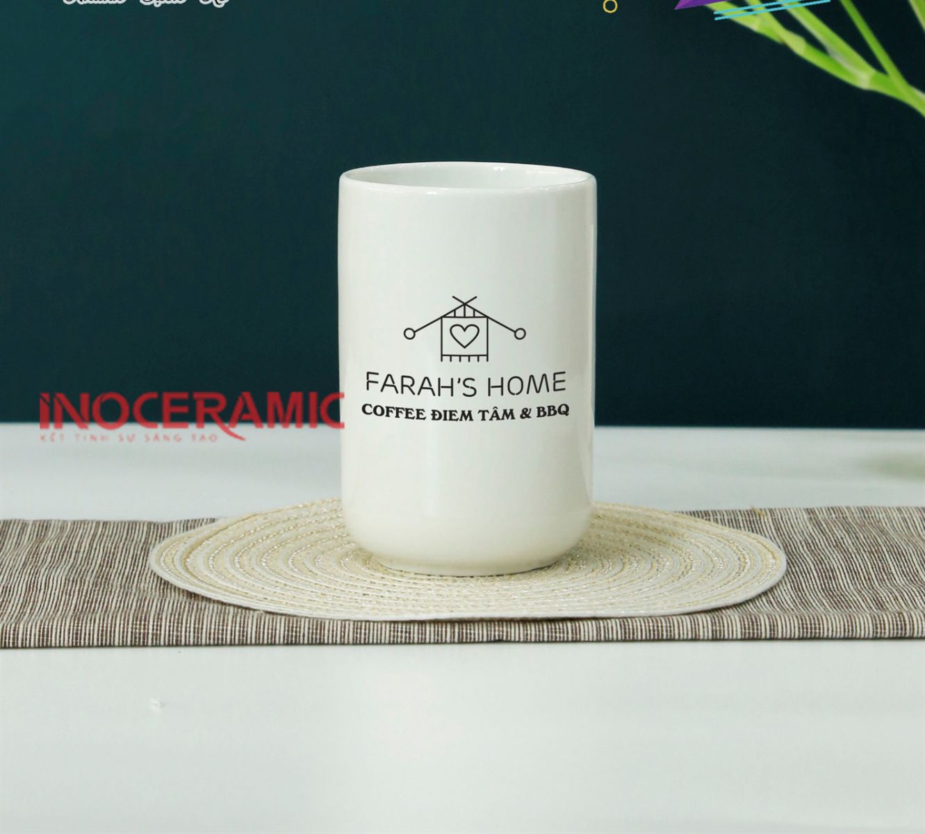 In logo trên ly sứ hình ảnh CHẤT LƯỢNG + GIÁ RẺ theo yêu cầu TPHCM bố cục chuẩn xác