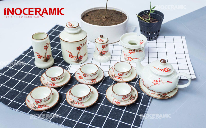 Bộ Trà Men Kem Vẽ Hoa Đào Đỏ - Gốm sứ Bát Tràng