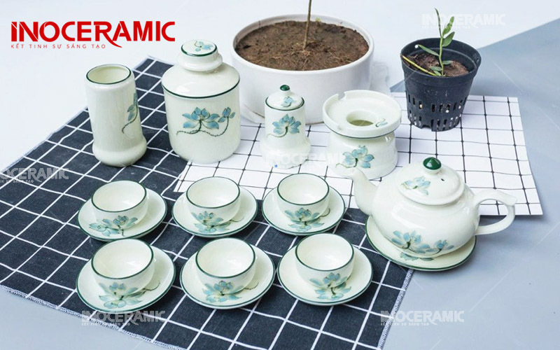 Bộ Trà Men Kem Vẽ Sen Xanh - Gốm sứ Bát Tràng