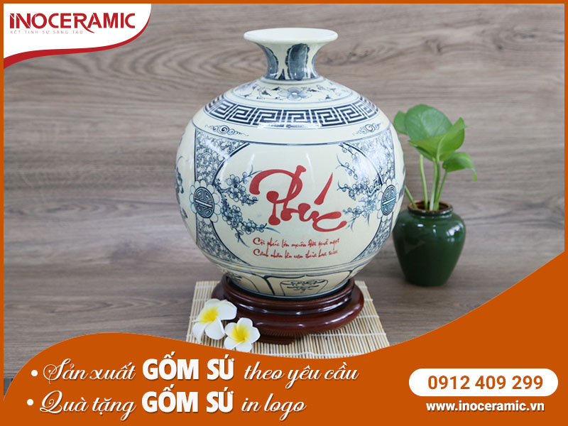 Tác phẩm vò hút lộc men lam Bát Tràng họa tiết vẽ tay sơn thủy hữu tình tinh sảo