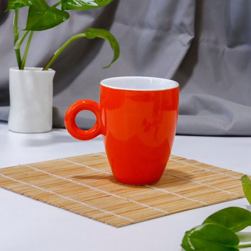 Ly Sứ Bầu Quai Nhỏ Men Màu (2)