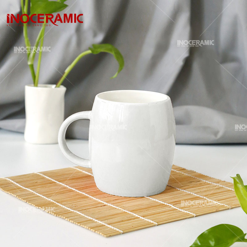 Ly sứ trắng in logo trong đời sống
