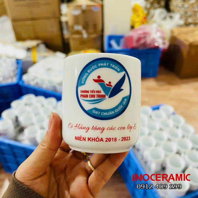 quà tặng gốm sứ in logo quà tặng đẹp inoceramic trường học